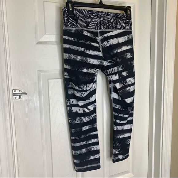 Lululemon Wunder Under Crop II,Shady Palms/Banana Leaf/Gingham Black,White SZ 4 - Picture 5 of 8